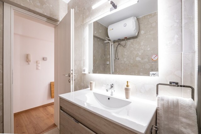 クワイエット アパートメント ウィズ ア ガーデン アット エクサルヒア