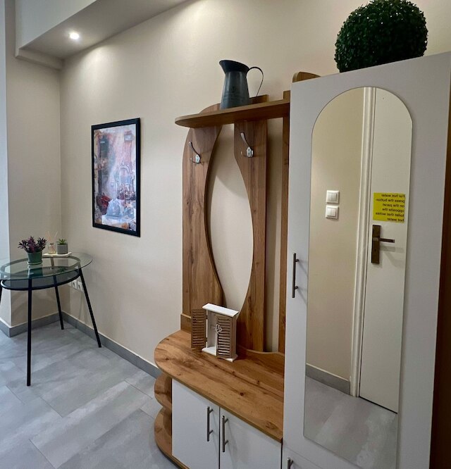 モナスティラキ 103 スーパーホスト ハブ