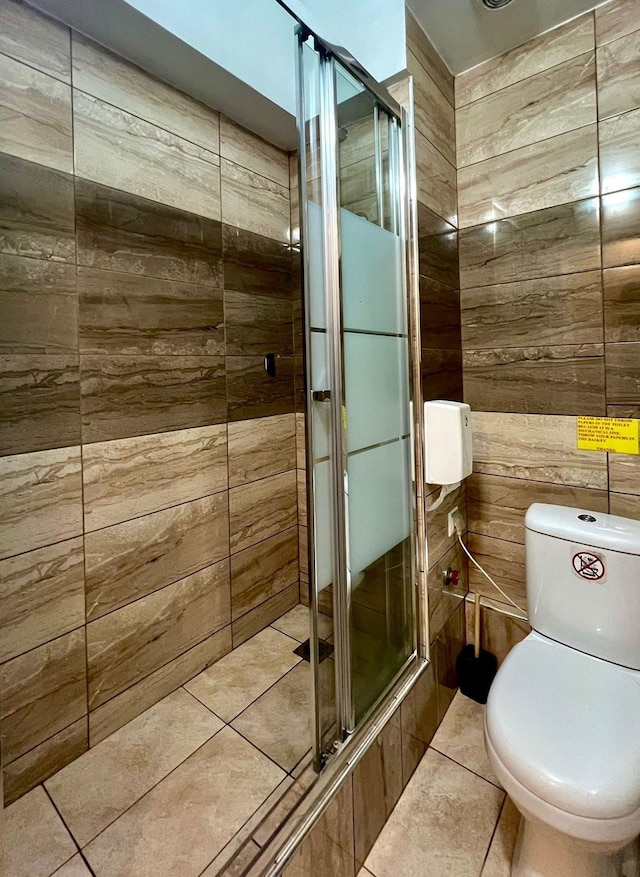 モナスティラキ 103 スーパーホスト ハブ