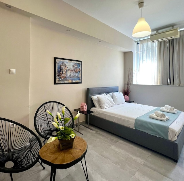 モナスティラキ 103 スーパーホスト ハブ