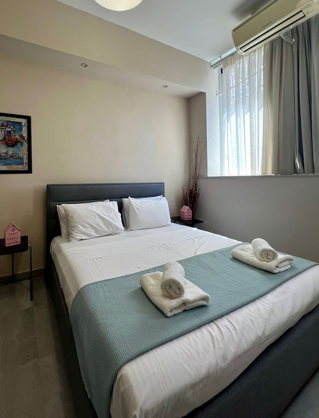 モナスティラキ 103 スーパーホスト ハブ