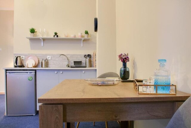 モナスティラキ 309 スーパーホスト ハブ