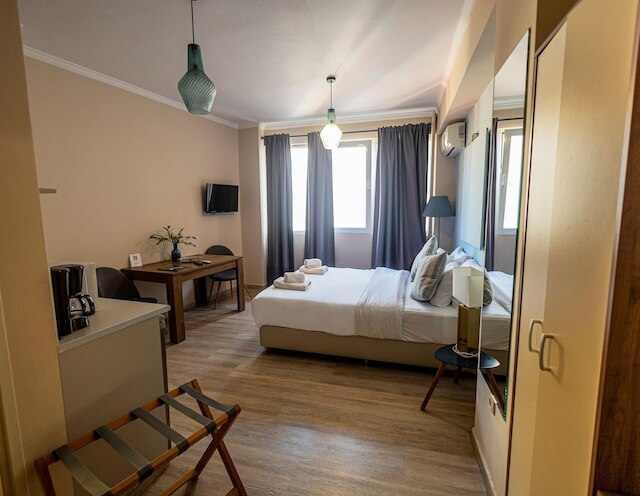 モナスティラキ 309 スーパーホスト ハブ