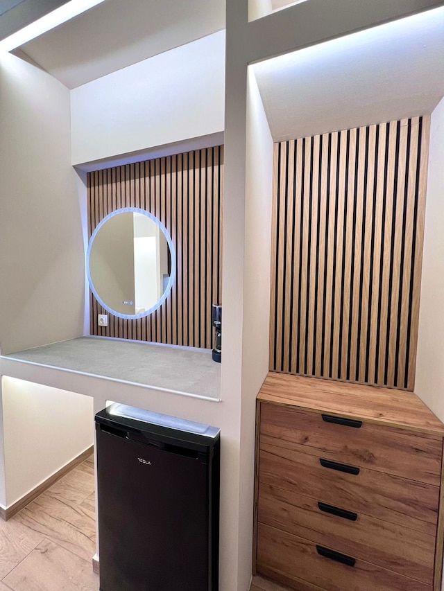 モナスティラキ 304 スーパーホスト ハブ