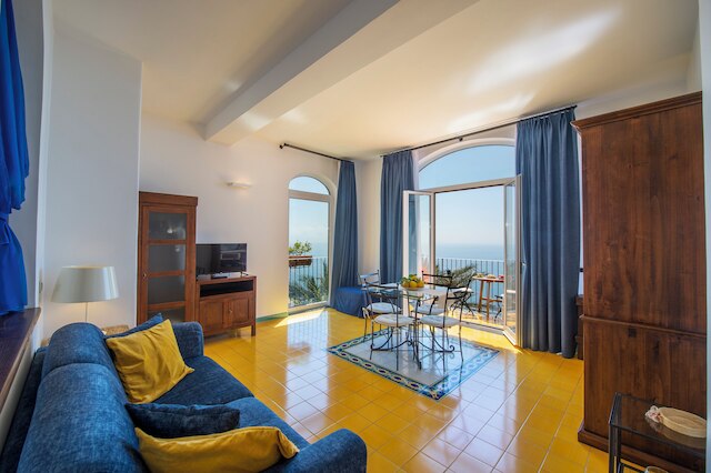 アマルフィ レジデンス