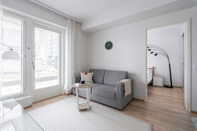 モダン 1ベッドルーム アパートメント イン カレヴァ