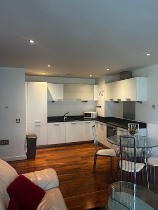 サルフォード ラックス アパートメント