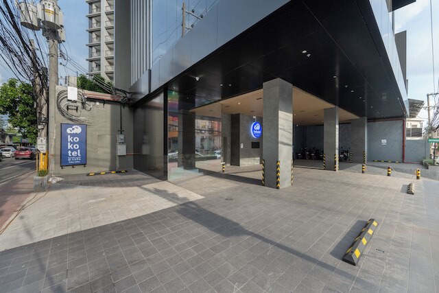 ココテル セブ アディラ