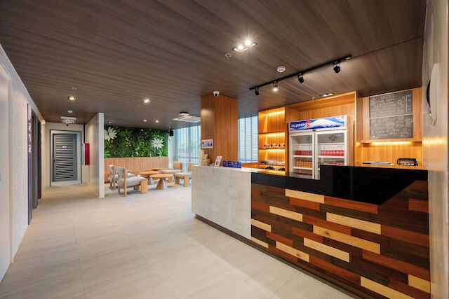 ココテル セブ アディラ