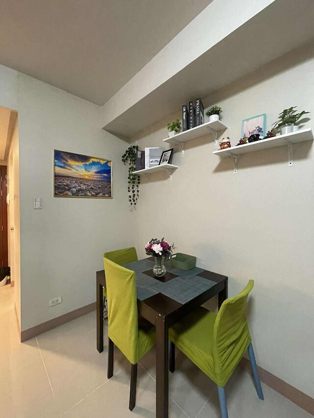 コンフィステイ マニラ