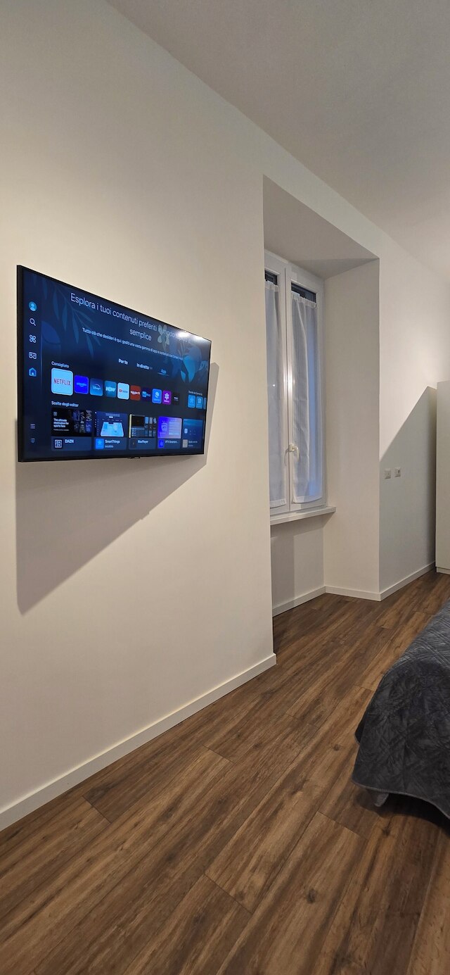 ルームズ アンド コンフォート アパートメント