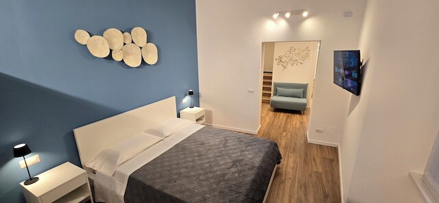 ルームズ アンド コンフォート アパートメント