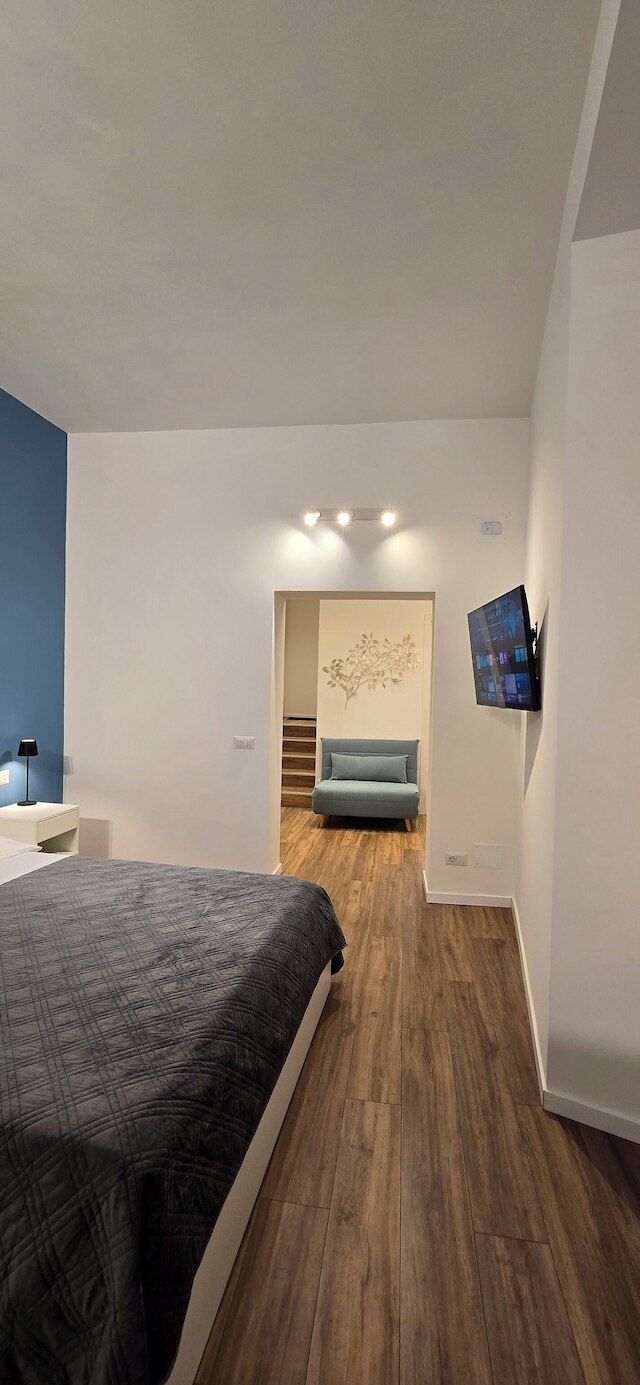 ルームズ アンド コンフォート アパートメント