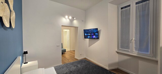 ルームズ アンド コンフォート アパートメント