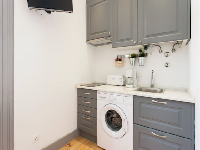 スタジオ アパートメント ロケーテッド セントラル リスボン