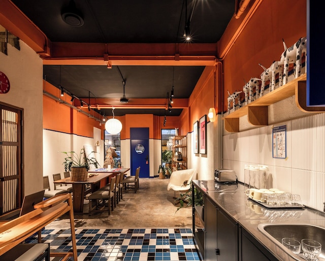 ブルー ドック レステル バンコク