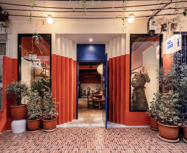 ブルー ドック レステル バンコク