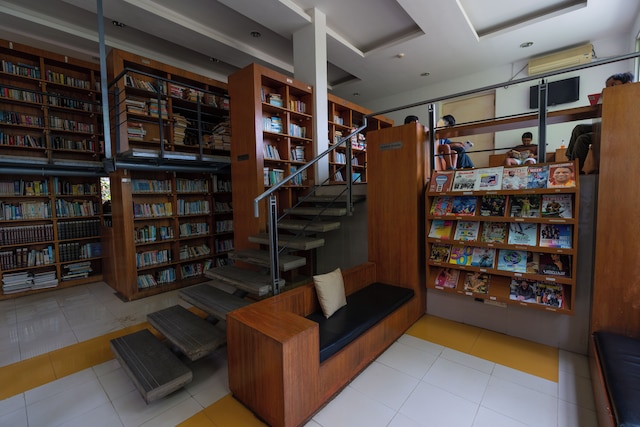 ザ ウッドローズ