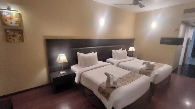 ザ ウッドローズ