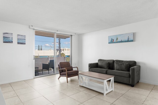 ベイ ハーバー サンセット アパートメント 4A