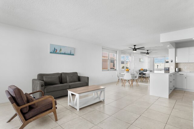 ベイ ハーバー サンセット アパートメント 4A