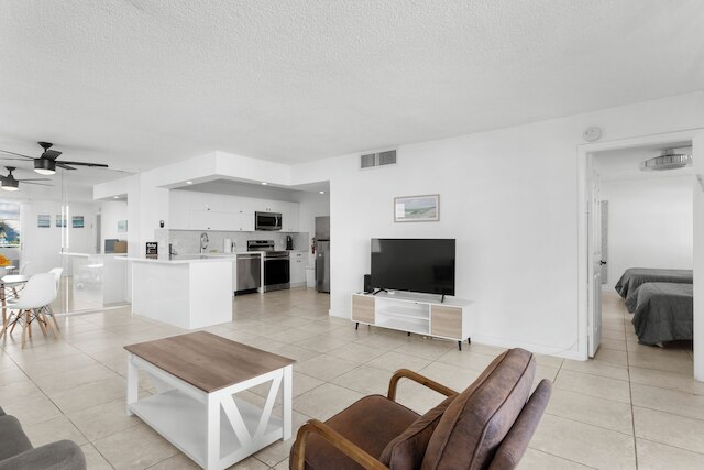 ベイ ハーバー サンセット アパートメント 4A