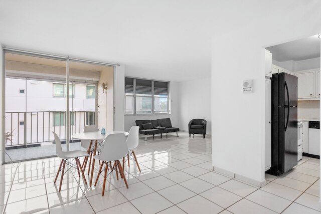 ベイ ハーバー サンセット アパートメント 4B