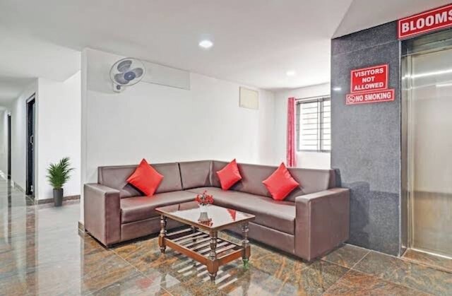 ザ ブルームズ ステイ イン