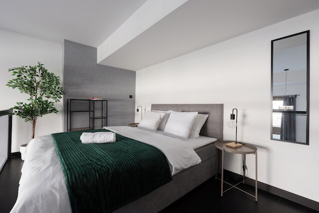 コンフォータブル アパートメント ウィズ バルコニー