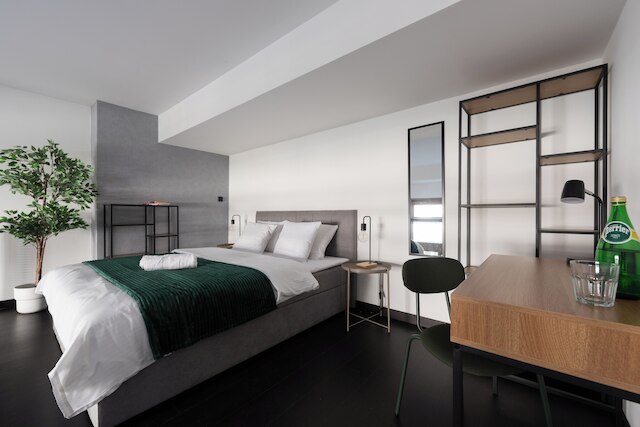 コンフォータブル アパートメント ウィズ バルコニー