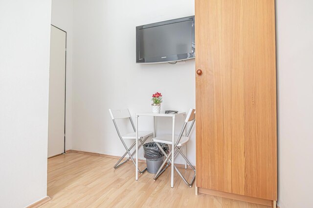 6 ベッドルーム アパートメント ラブリー ガーデン ニア ローレンツ ベーラー