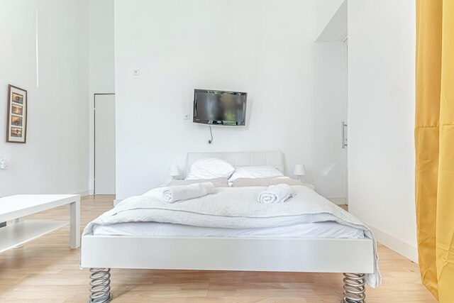 6 ベッドルーム アパートメント ラブリー ガーデン ニア ローレンツ ベーラー