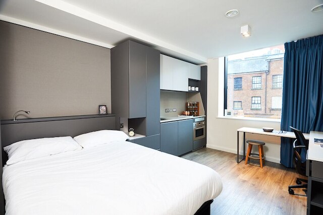 ヴィータ スチューデント オンリー サークル スクエア