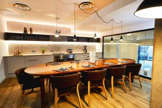 ヴィータ スチューデント オンリー サークル スクエア