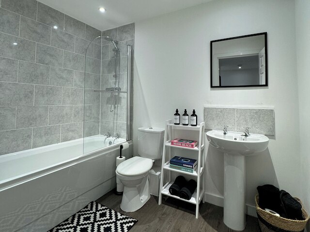 モダン 1ベッド アパートメント - スリープス 4 & セントラル リンクス