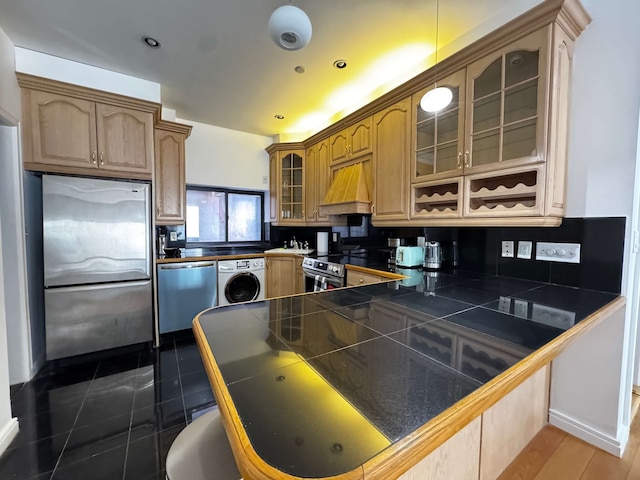 スペーシャス ブランドニュー フルファーニッシュド 2ベッドルーム イン プライム マレーヒル ムーブイン レディ