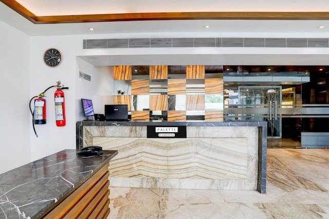 スタイリッシュ & モダン ステイズ アット パレット リバー フロント