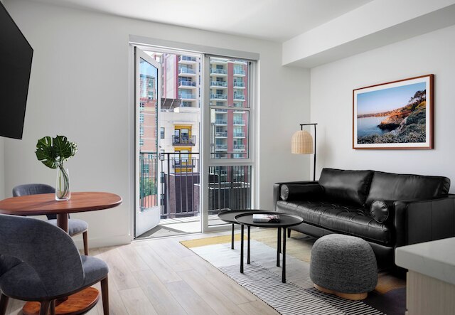 セントラル ガスランプ クォーター