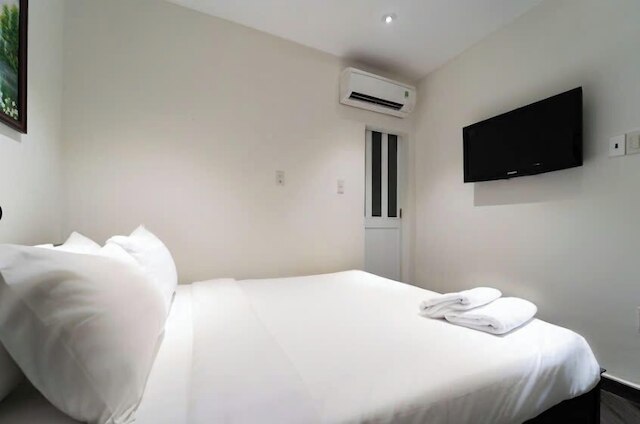 シャリース オテル ブイ ヴィエン