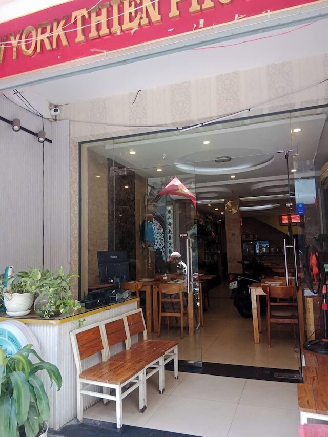 シャリース オテル ブイ ヴィエン