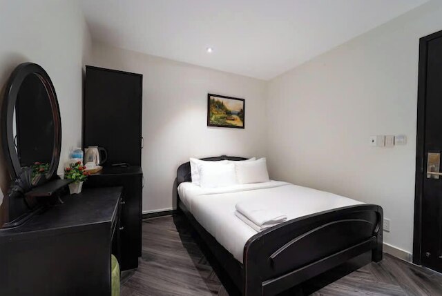 シャリース オテル ブイ ヴィエン