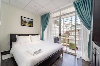 シャリース オテル ブイ ヴィエン