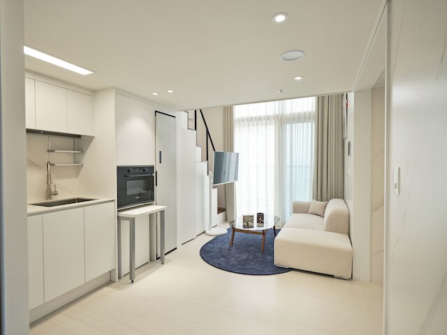 UH FLAT SIGNATURE GANGNAM