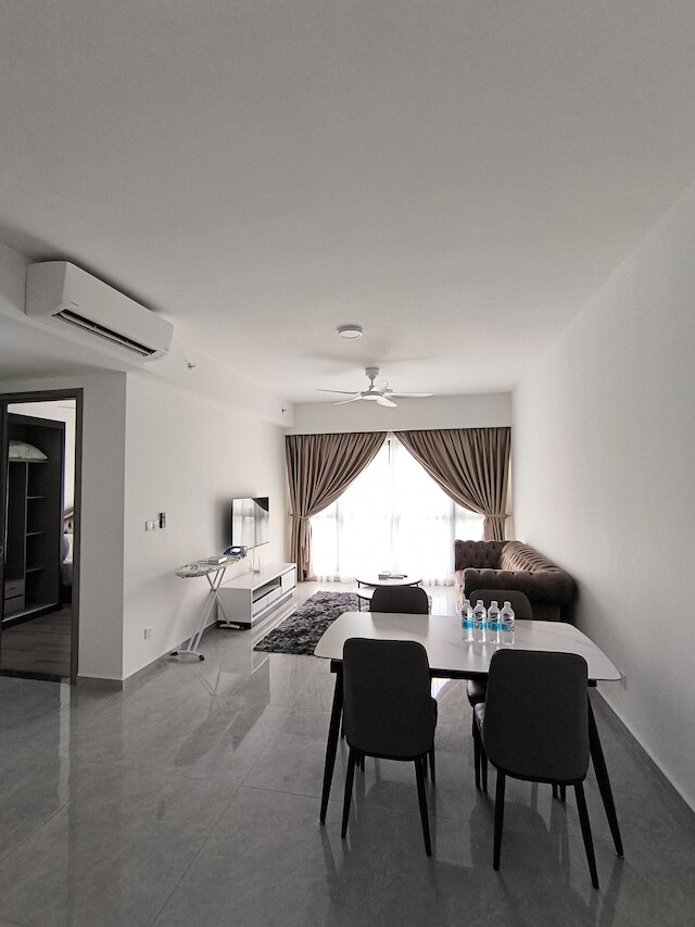 アジャイル レジデンス ブキ ビンタン by TRX