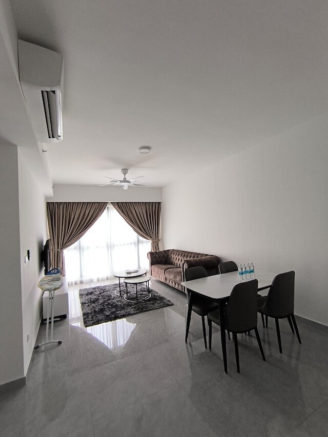 アジャイル レジデンス ブキ ビンタン by TRX