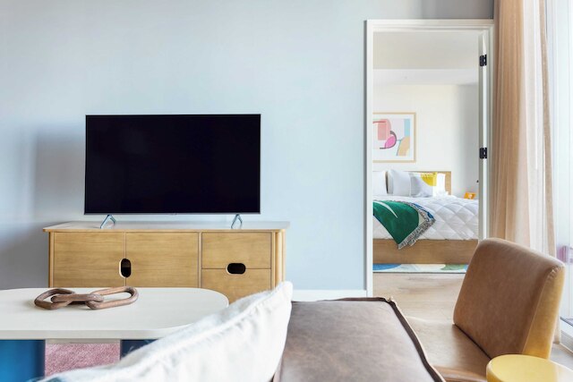 ニュー オースティン ハイ ライズ ウィズ ラグジュアリー アメニティーズ ルーフトップ プール、ジム、ヨガ スタジオ & モア!