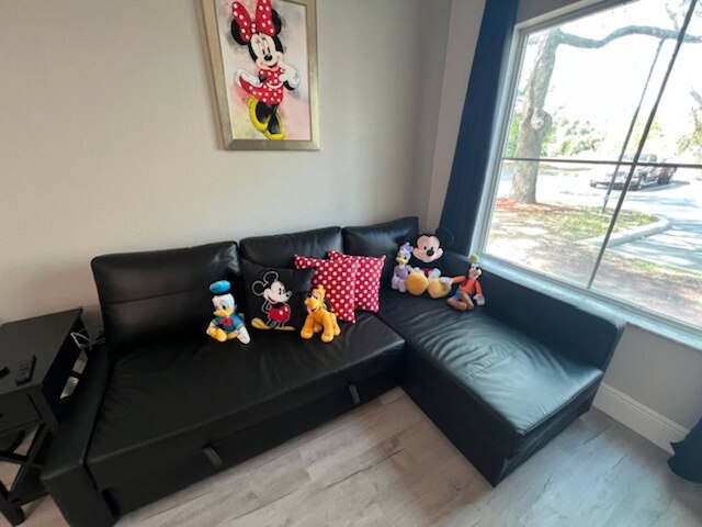 ディズニー エピック 1スト フロア シャトル