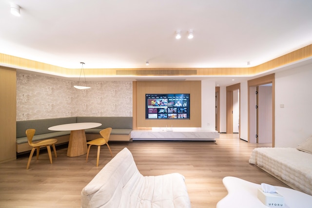 ZHome-Modern 3 bedrooms apartment