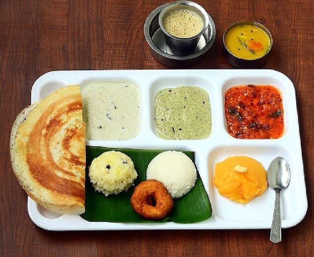 リッチ イン パレス ティーナガル