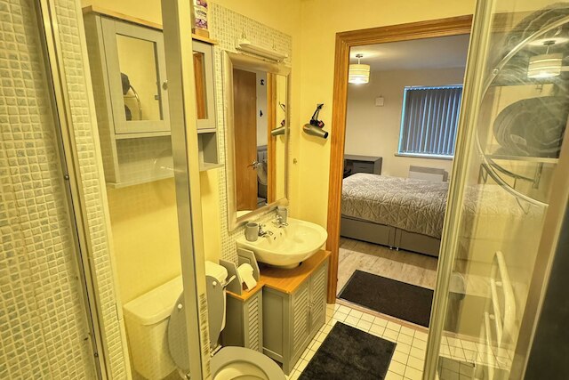 スペーシャス 2 ベッド フラット ネクスト トゥ ピカデリー ステーション